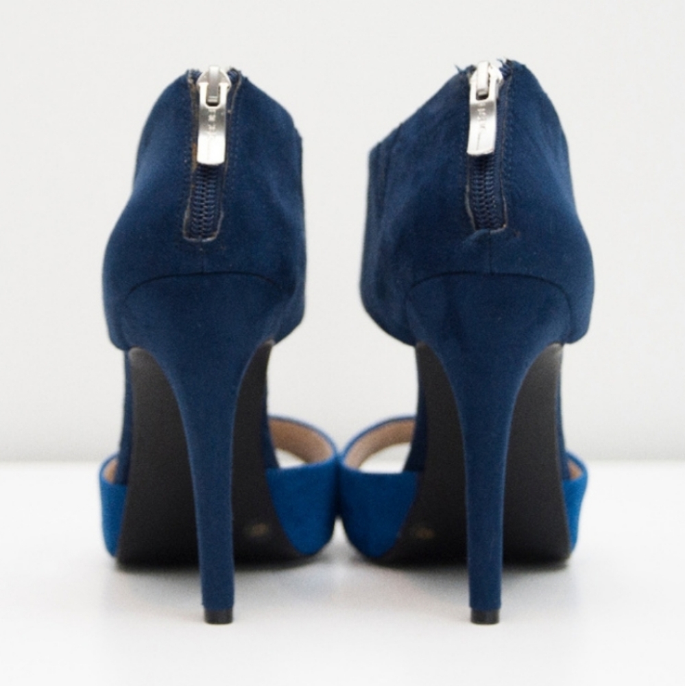BCBG pumps - Picture 6 of 8